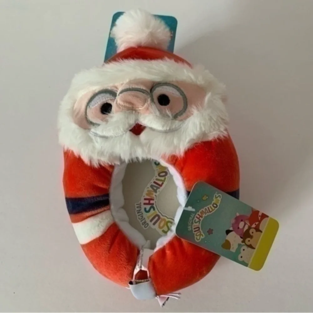 NWT. SQUISHMALLOWS Santa Slippers